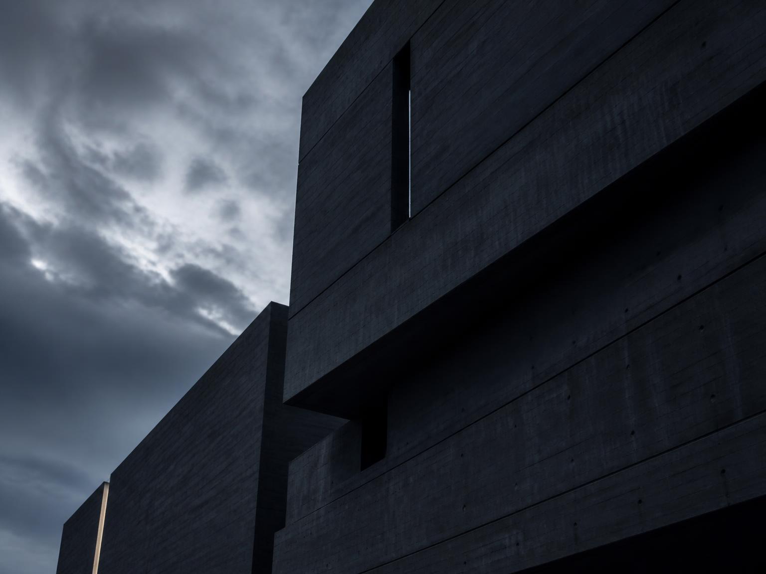 Architecture sombre — sièges du groupe